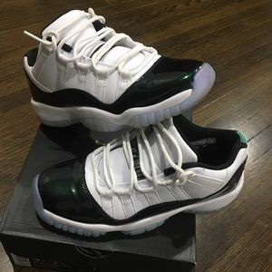 CLEAN Nike Air Jordan 11 Retro Low Emeralds